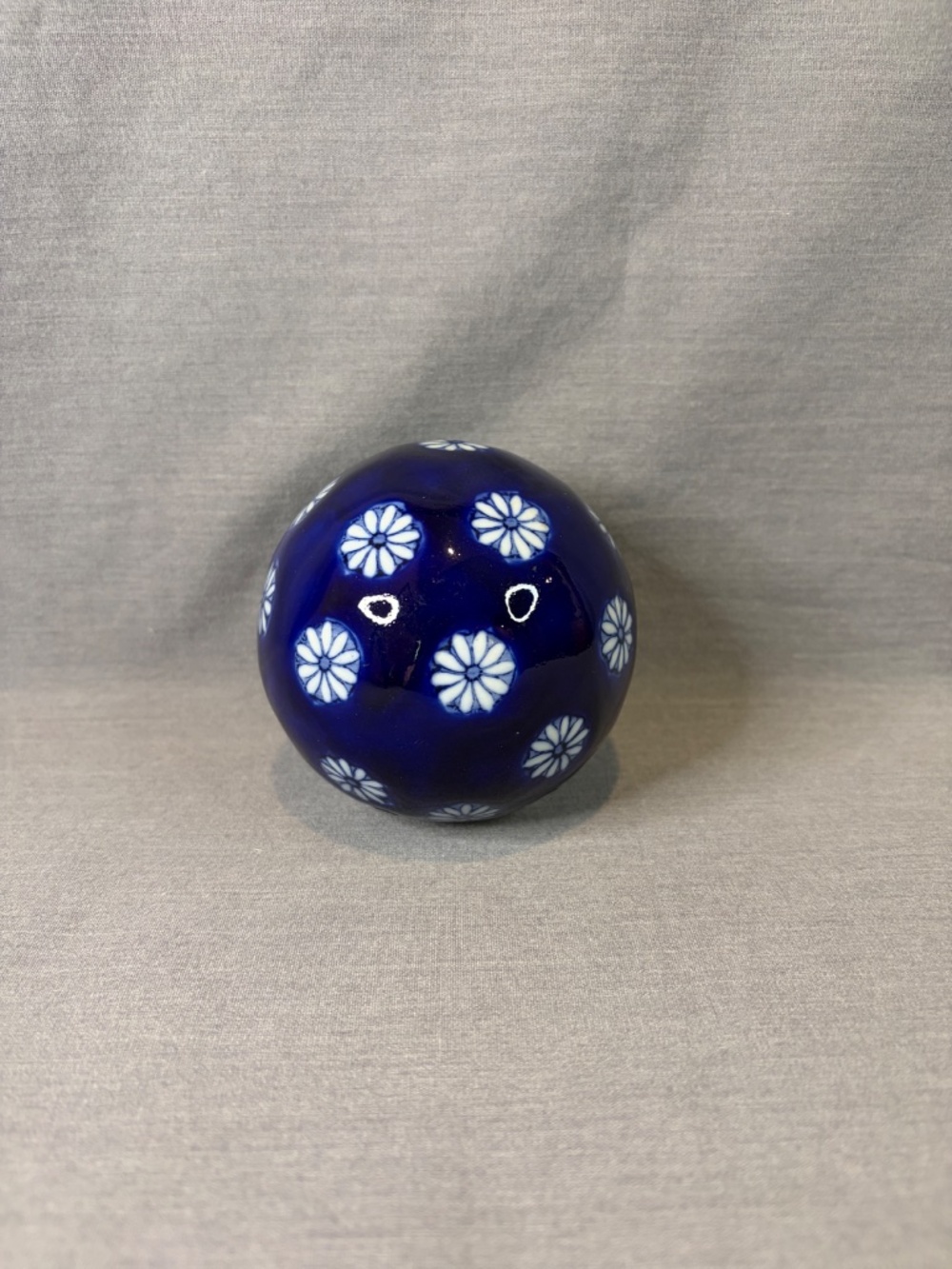 Vintage Ceramic Porcelain Glazed Cobalt Blue Sphere Ball White Flowers 3.5" - Picture 2 of 6